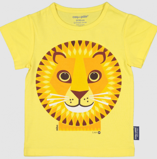 Kaos dengan print gambar singa